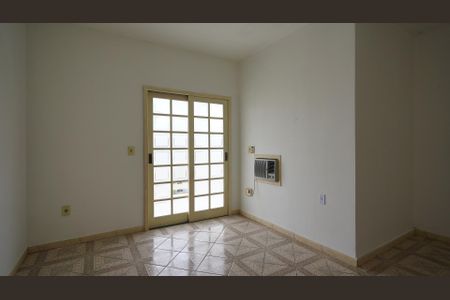 Casa para alugar com 200m², 4 quartos e 2 vagasSuíte