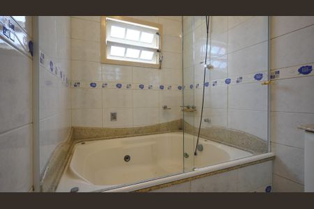 Casa para alugar com 200m², 4 quartos e 2 vagasBanheiro da Suíte