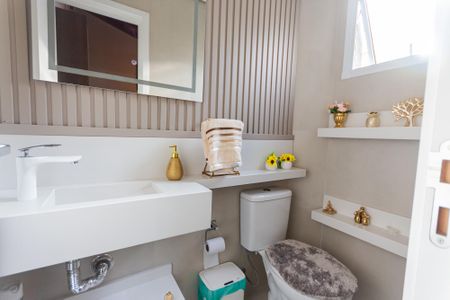 Apartamento à venda com 90m², 2 quartos e 1 vaga Apartamento à venda com 90m², 2 quartos e 1 vagaBanheiro de Serviço