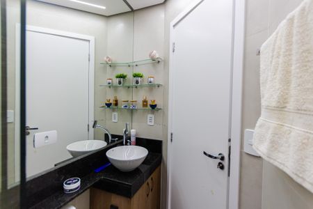 Apartamento à venda com 90m², 2 quartos e 1 vaga Apartamento à venda com 90m², 2 quartos e 1 vagaBanheiro