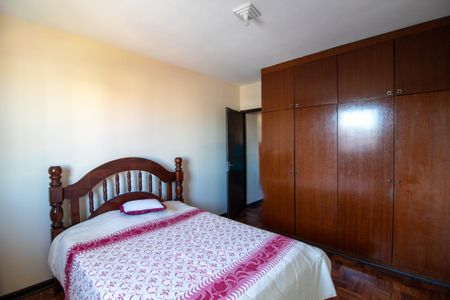 Casa à venda com 150m², 3 quartos e 2 vagas Casa à venda com 150m², 3 quartos e 2 vagasQuarto 3
