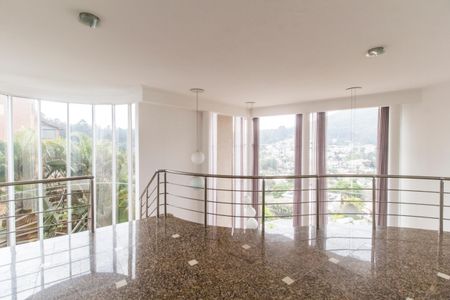 Casa à venda com 600m², 5 quartos e 2 vagasSala