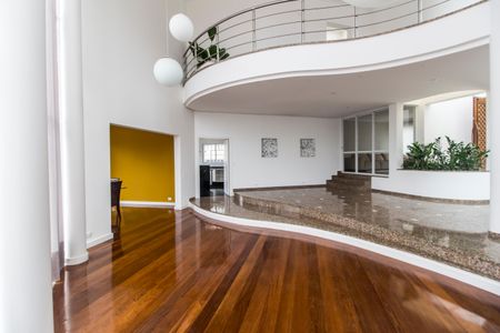 Casa à venda com 600m², 5 quartos e 2 vagasSala