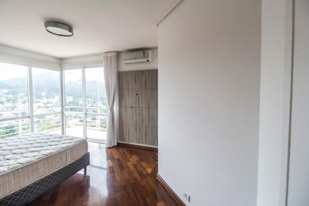 Casa à venda com 600m², 5 quartos e 2 vagasSuíte master