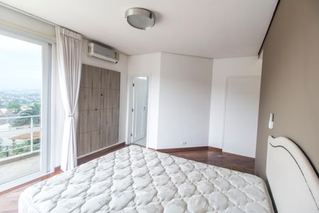 Casa à venda com 600m², 5 quartos e 2 vagasSuíte master