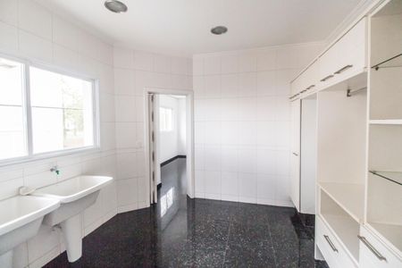 Casa à venda com 600m², 5 quartos e 2 vagasÁrea de Serviço