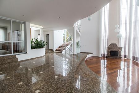 Casa à venda com 600m², 5 quartos e 2 vagasSala