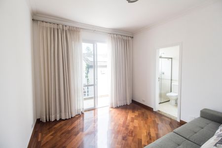 Casa à venda com 600m², 5 quartos e 2 vagasSuíte 2