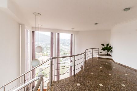 Casa à venda com 600m², 5 quartos e 2 vagasSala