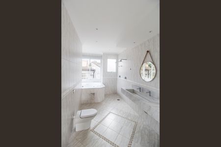 Casa à venda com 600m², 5 quartos e 2 vagasBanheiro da Suíte master