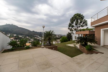 Casa à venda com 600m², 5 quartos e 2 vagasVaranda