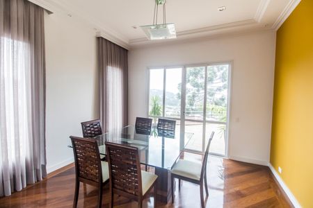 Casa à venda com 600m², 5 quartos e 2 vagasSala