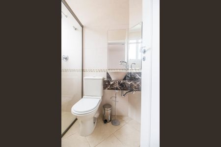 Casa à venda com 600m², 5 quartos e 2 vagasBanheiro da Suíte 2