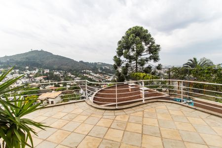 Casa à venda com 600m², 5 quartos e 2 vagasVaranda