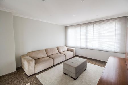 Casa à venda com 600m², 5 quartos e 2 vagasSala