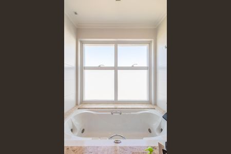 Apartamento à venda com 326m², 4 quartos e 4 vagas Apartamento à venda com 326m², 4 quartos e 4 vagasBanheiro da Suíte 4