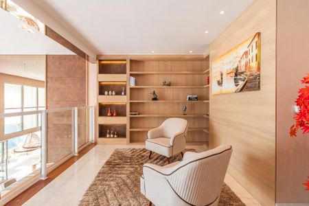 Apartamento à venda com 326m², 4 quartos e 4 vagas Apartamento à venda com 326m², 4 quartos e 4 vagasSala
