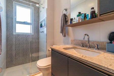 Apartamento à venda com 326m², 4 quartos e 4 vagas Apartamento à venda com 326m², 4 quartos e 4 vagasBanheiro da Suíte 2