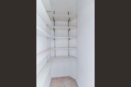 Casa à venda com 500m², 5 quartos e 3 vagas Casa à venda com 500m², 5 quartos e 3 vagasDespensa