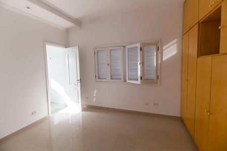 Casa à venda com 500m², 5 quartos e 3 vagas Casa à venda com 500m², 5 quartos e 3 vagasSuíte 4