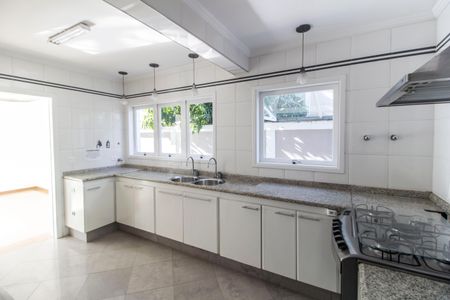 Casa à venda com 500m², 5 quartos e 3 vagas Casa à venda com 500m², 5 quartos e 3 vagasCozinha