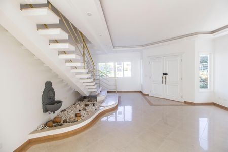 Casa à venda com 500m², 5 quartos e 3 vagas Casa à venda com 500m², 5 quartos e 3 vagasSala