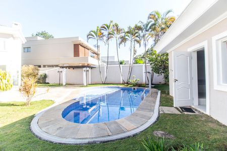 Casa à venda com 500m², 5 quartos e 3 vagas Casa à venda com 500m², 5 quartos e 3 vagasPiscina