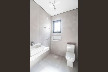 Casa à venda com 435m², 5 quartos e 4 vagasBanheiro da Suíte 2