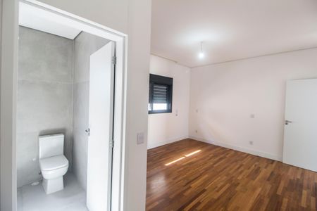 Casa à venda com 435m², 5 quartos e 4 vagasSuíte 2