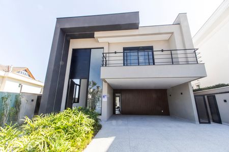 Casa à venda com 435m², 5 quartos e 4 vagasVista da Rua