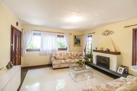 Casa de condomínio à venda com 386m², 4 quartos e 4 vagasSala