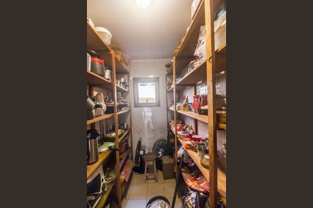 Casa à venda com 386m², 4 quartos e 4 vagas Casa à venda com 386m², 4 quartos e 4 vagasDespensa