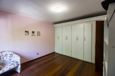 Casa à venda com 386m², 4 quartos e 4 vagas Casa à venda com 386m², 4 quartos e 4 vagasQuarto 2