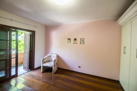 Casa à venda com 386m², 4 quartos e 4 vagas Casa à venda com 386m², 4 quartos e 4 vagasQuarto 2