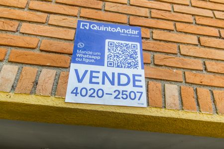 Casa à venda com 386m², 4 quartos e 4 vagas Casa à venda com 386m², 4 quartos e 4 vagasPlaca