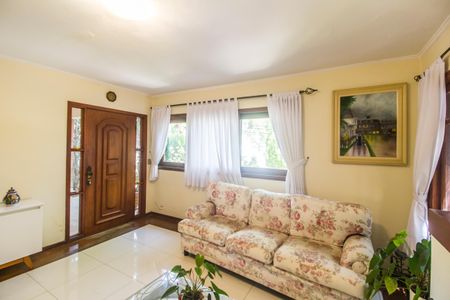 Casa à venda com 386m², 4 quartos e 4 vagas Casa à venda com 386m², 4 quartos e 4 vagasSala