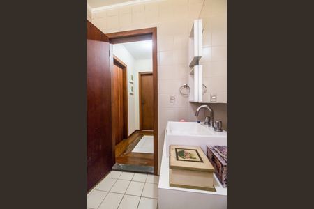 Casa à venda com 386m², 4 quartos e 4 vagas Casa à venda com 386m², 4 quartos e 4 vagasBanheiro