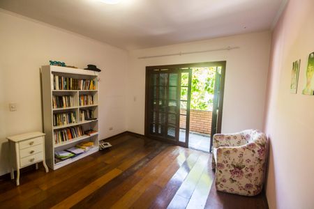 Casa à venda com 386m², 4 quartos e 4 vagas Casa à venda com 386m², 4 quartos e 4 vagasQuarto 2