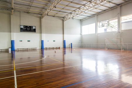 Casa à venda com 386m², 4 quartos e 4 vagas Casa à venda com 386m², 4 quartos e 4 vagasQuadra Esportiva