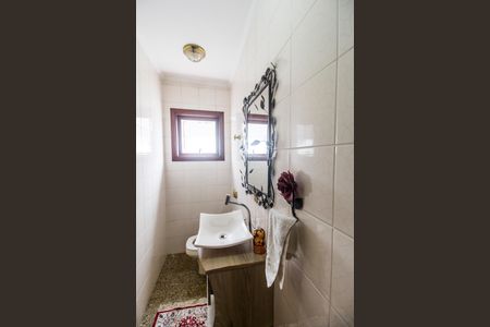 Casa à venda com 386m², 4 quartos e 4 vagas Casa à venda com 386m², 4 quartos e 4 vagasBanheiro de Serviço