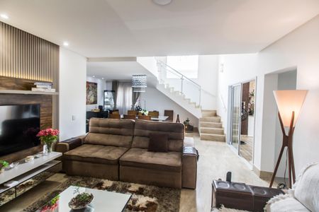 Sala de casa à venda com 3 quartos, 224m² em Parque Sinai, Santana de Parnaíba