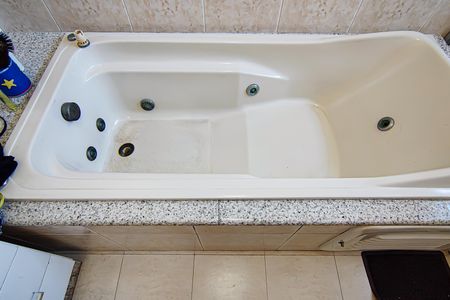 Casa de condomínio à venda com 264m², 4 quartos e 4 vagas Casa de condomínio à venda com 264m², 4 quartos e 4 vagasBanheiro da Suíte 2