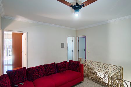 Casa de condomínio à venda com 264m², 4 quartos e 4 vagas Casa de condomínio à venda com 264m², 4 quartos e 4 vagashall