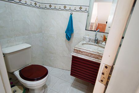 Casa de condomínio à venda com 264m², 4 quartos e 4 vagas Casa de condomínio à venda com 264m², 4 quartos e 4 vagasLavabo
