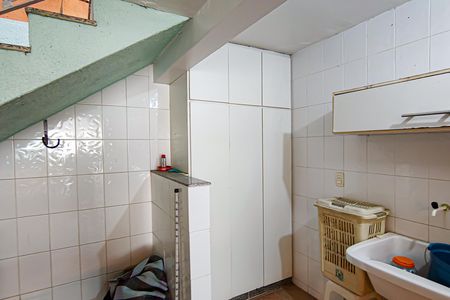 Casa de condomínio à venda com 264m², 4 quartos e 4 vagas Casa de condomínio à venda com 264m², 4 quartos e 4 vagaslavanderia