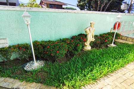 Casa de condomínio à venda com 264m², 4 quartos e 4 vagas Casa de condomínio à venda com 264m², 4 quartos e 4 vagasjardim