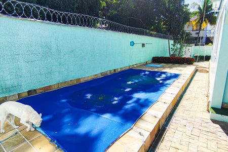 Casa de condomínio à venda com 264m², 4 quartos e 4 vagas Casa de condomínio à venda com 264m², 4 quartos e 4 vagasPiscina