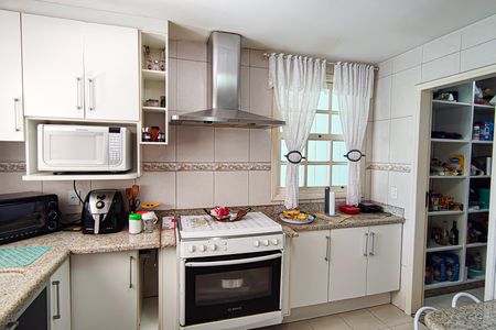 Casa de condomínio à venda com 264m², 4 quartos e 4 vagas Casa de condomínio à venda com 264m², 4 quartos e 4 vagasCozinha