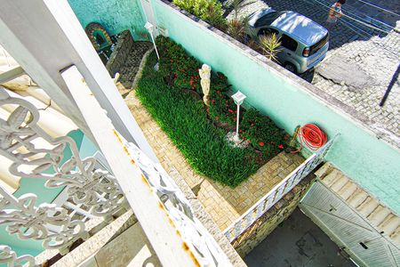 Casa de condomínio à venda com 264m², 4 quartos e 4 vagas Casa de condomínio à venda com 264m², 4 quartos e 4 vagasVaranda