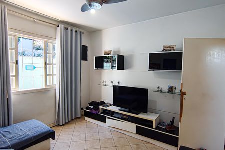 Casa de condomínio à venda com 264m², 4 quartos e 4 vagas Casa de condomínio à venda com 264m², 4 quartos e 4 vagasQuarto